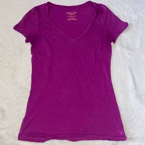 American Eagle V-Neck Favorite Tee